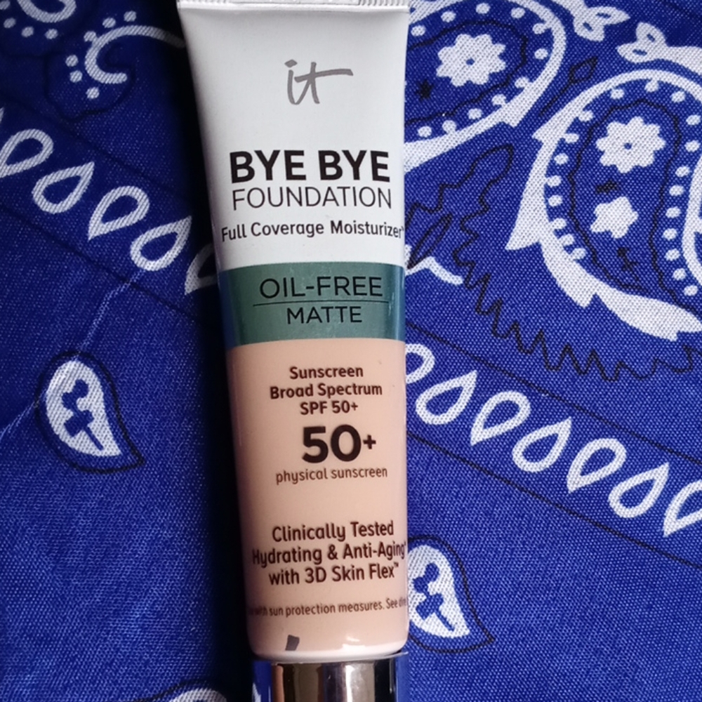 It Cosmetics Bye Bye Foundation Oil Free Matte